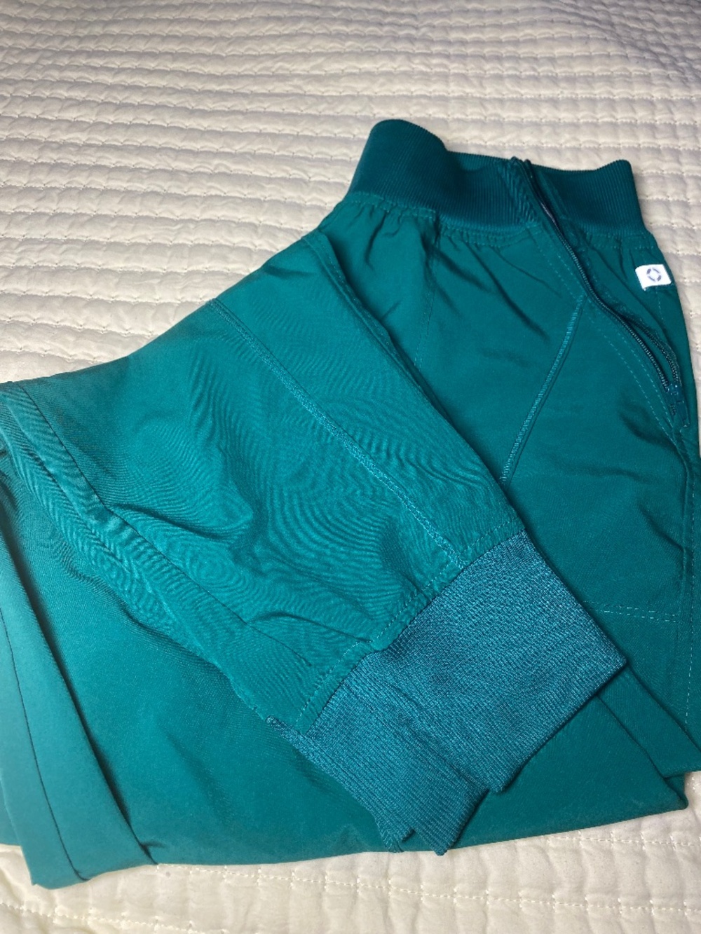 Champions woman's scrub capri pants